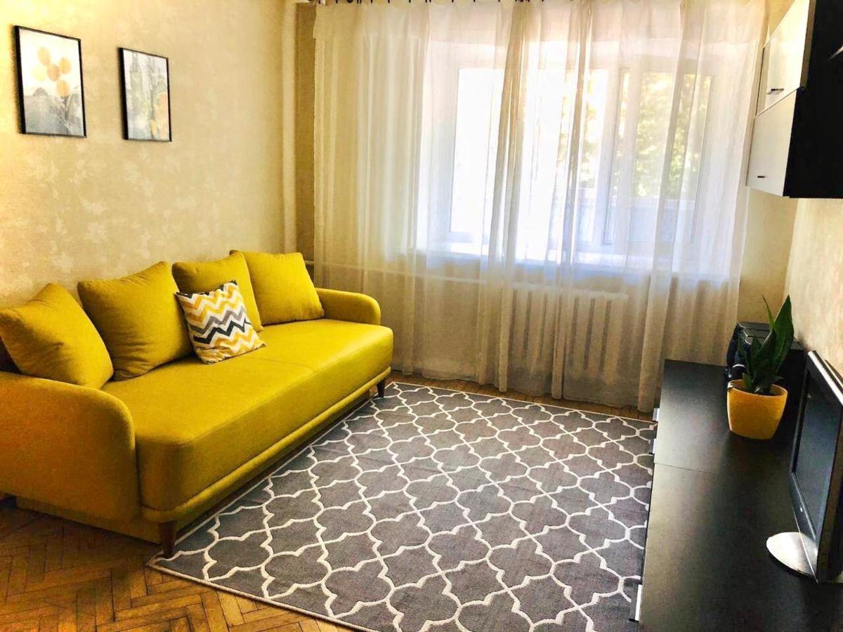 Sunflower Apartment Near Kiev Airport & Railway Station & Center City! Esterno foto