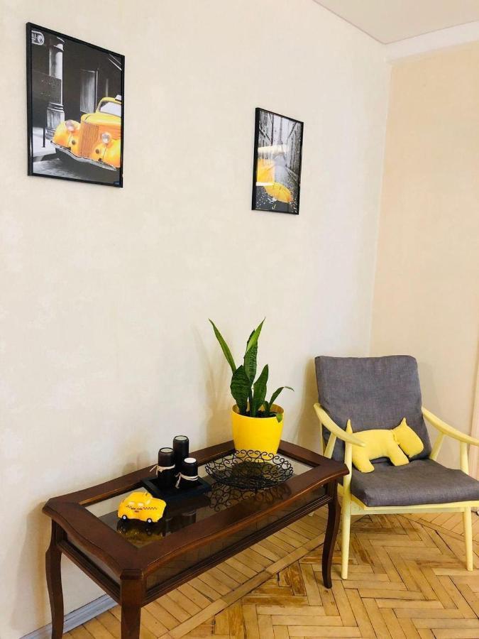 Sunflower Apartment Near Kiev Airport & Railway Station & Center City! Esterno foto