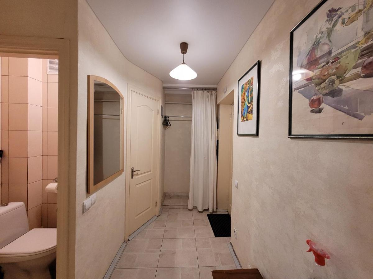 Sunflower Apartment Near Kiev Airport & Railway Station & Center City! Esterno foto