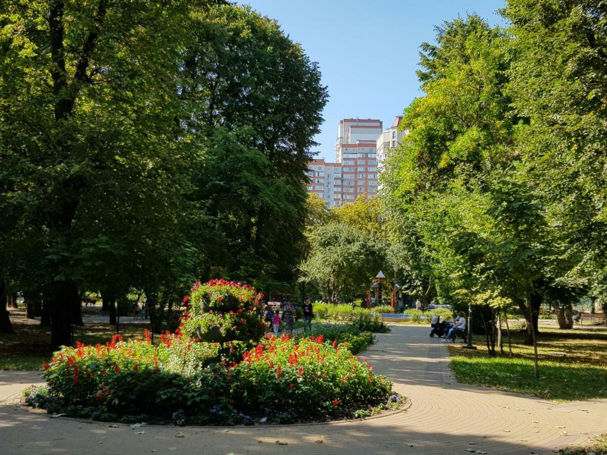 Sunflower Apartment Near Kiev Airport & Railway Station & Center City! Esterno foto