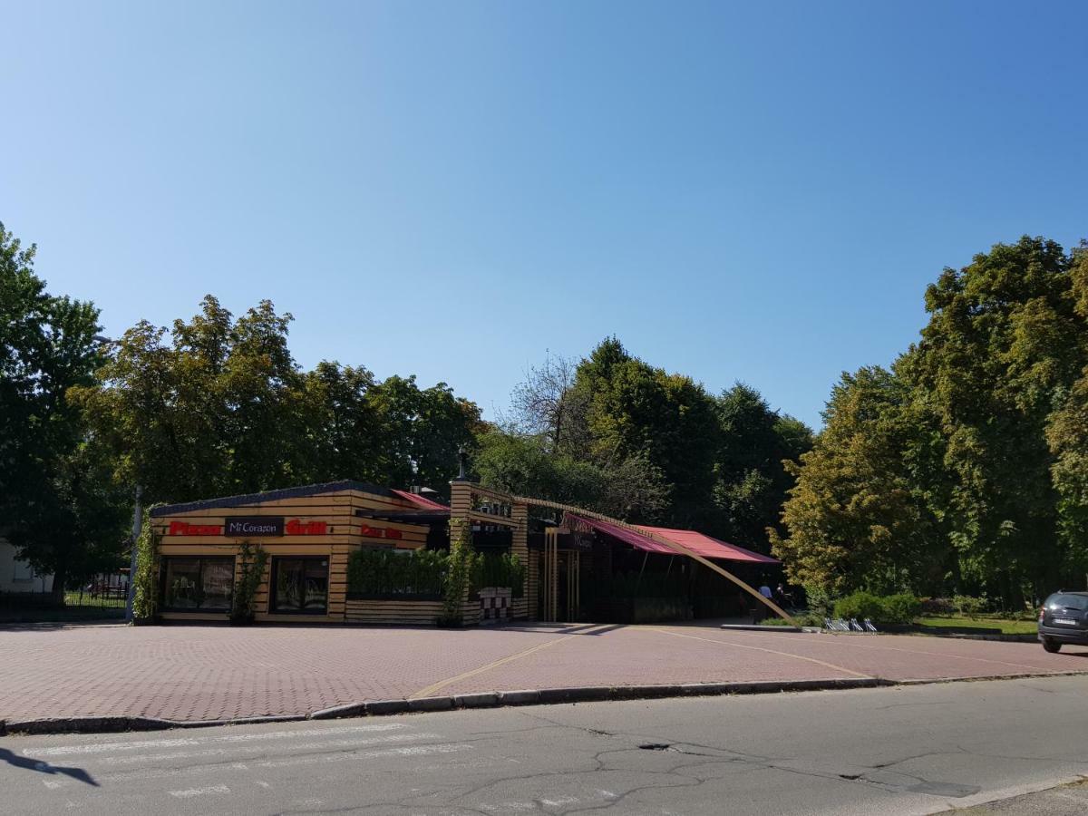 Sunflower Apartment Near Kiev Airport & Railway Station & Center City! Esterno foto