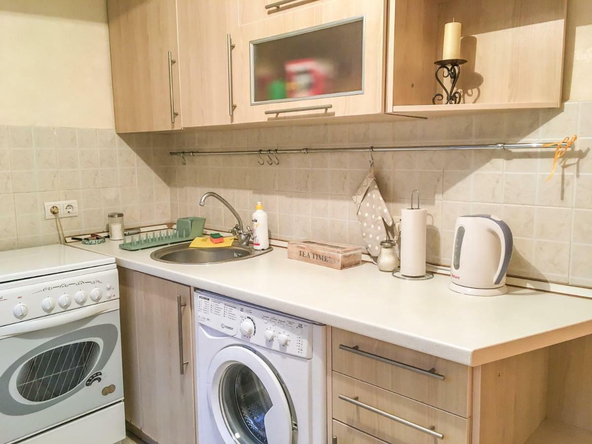 Sunflower Apartment Near Kiev Airport & Railway Station & Center City! Esterno foto